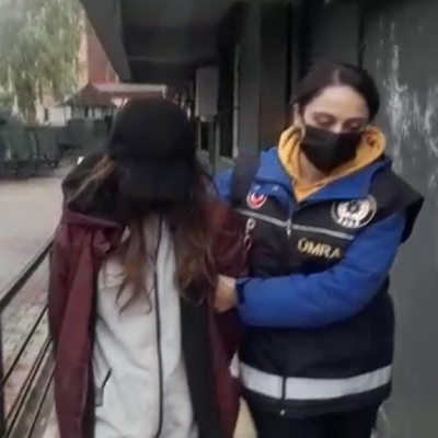 Babasını öldüren genç kızın cezası belli oldu!