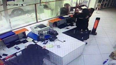 Doktor, kargo firmasında dehşet saçtı