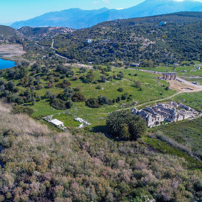 Turistlerin dikkatini çekmiyor ama gizemi merak uyandırıyor!