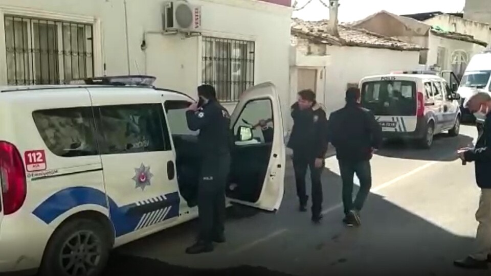 64 yaşındaki kadın ölü bulundu, arkadaşı gözaltında