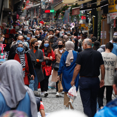 Bilim Kurulu Üyesi Özlü uyardı! Covid olsanız da olmasanız da...