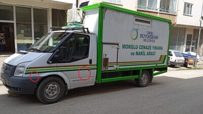 Defin yeri kavgasında cenaze aracına ateş etti!