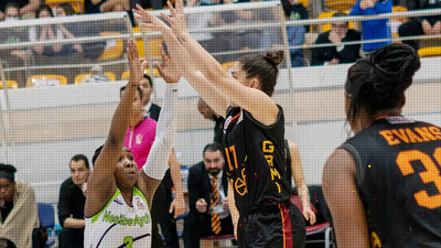 Nesibe Aydın, seride 1-0 öne geçti