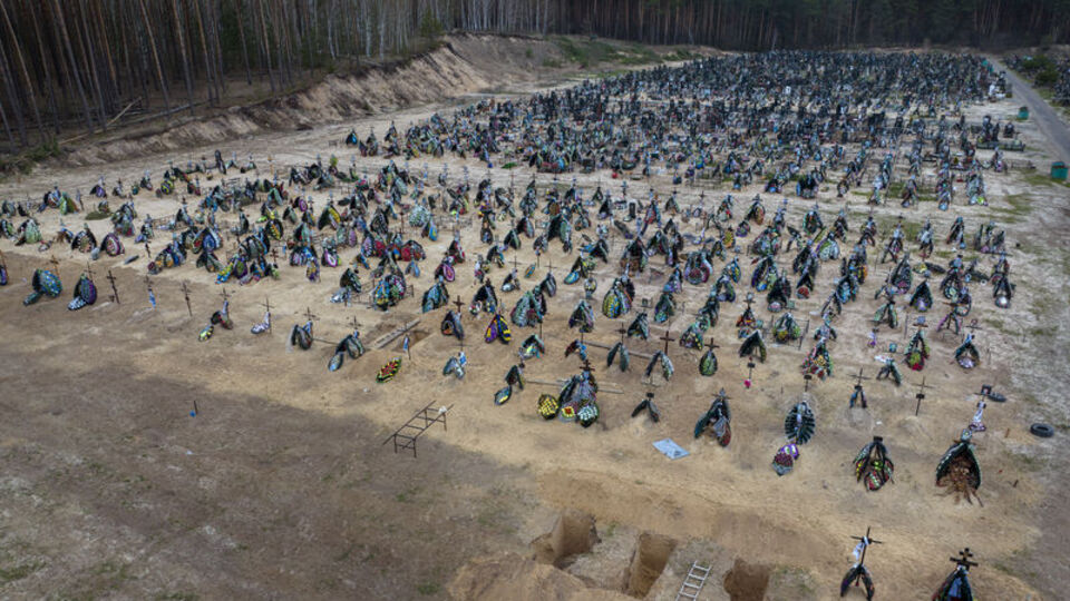 En acı kare: İrpin'de mezarlık havadan görüntülendi