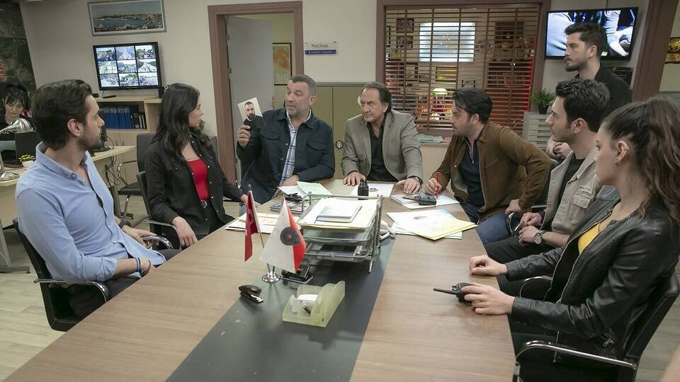 Arka Sokaklar son bölüm izle!