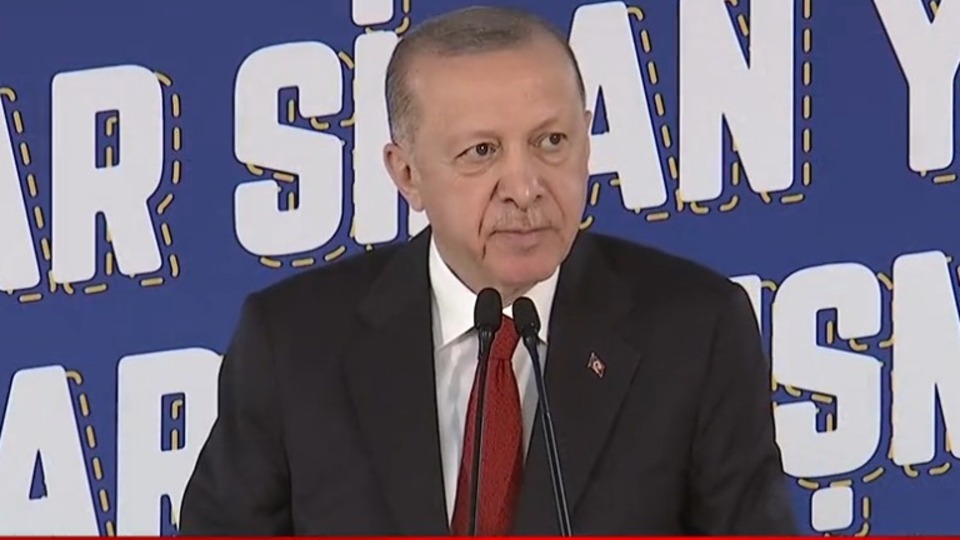 'Öğrencilere kredi ve burs ödemeleri erkene alındı'