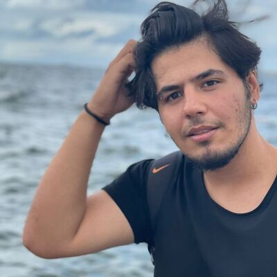 Falezlerde gitar çalıyordu! Korkunç olay!