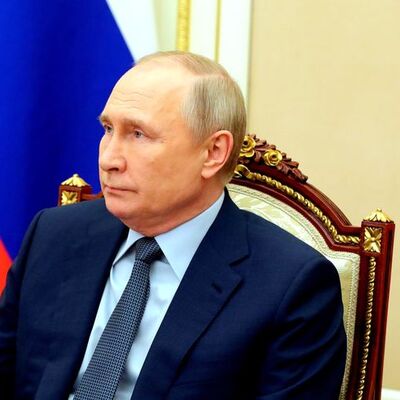 Putin'den sağlık sorunu iddialarına fotoğraflı yanıt