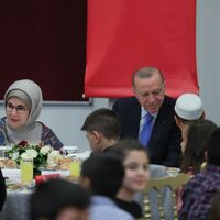 Cumhurbaşkanı Erdoğan çocuklarla iftar yaptı