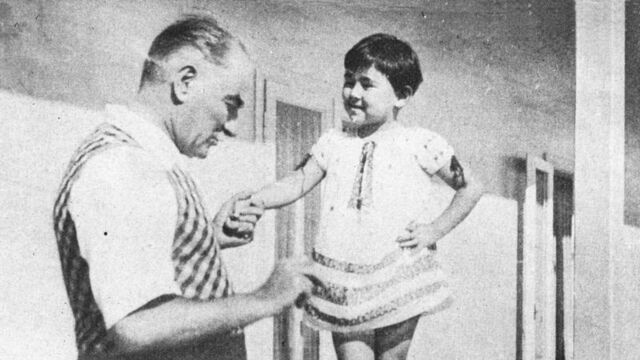 Çocuklarla Atatürk