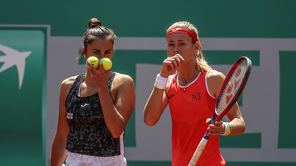 Çiftlerde şampiyon Bouzkova-Tormo