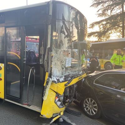 El frenini çekmeden indi, 15 araca çarptı: 4 yaralı