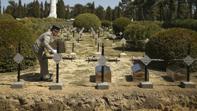 Çanakkale'de bulunan Fransız askerlerin mezarları taşındı