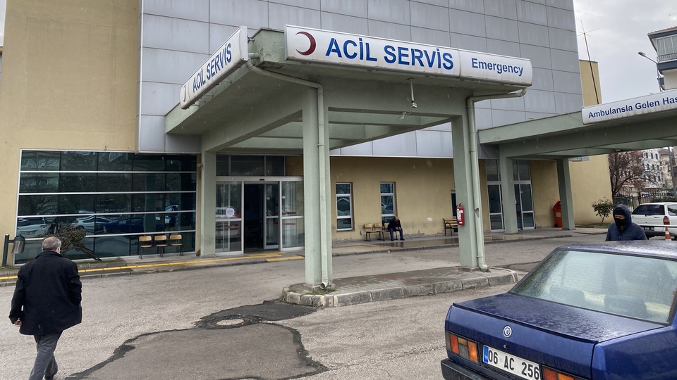 Uçurtma uçururken köpeklerin saldırısına uğradı