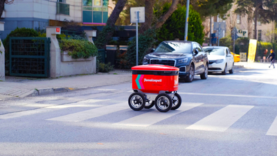 Yemeği artık 'robot' ile teslim edecek