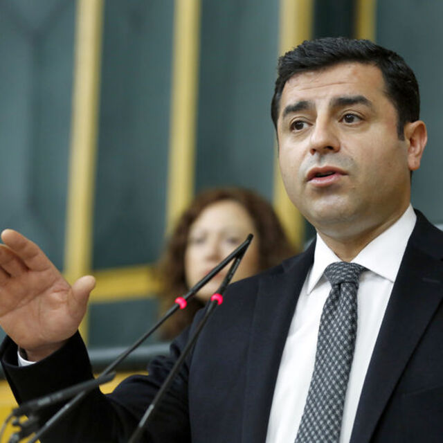 Demirtaş'ın 2 yıl 6 ay hapis cezasına istinaftan bozma