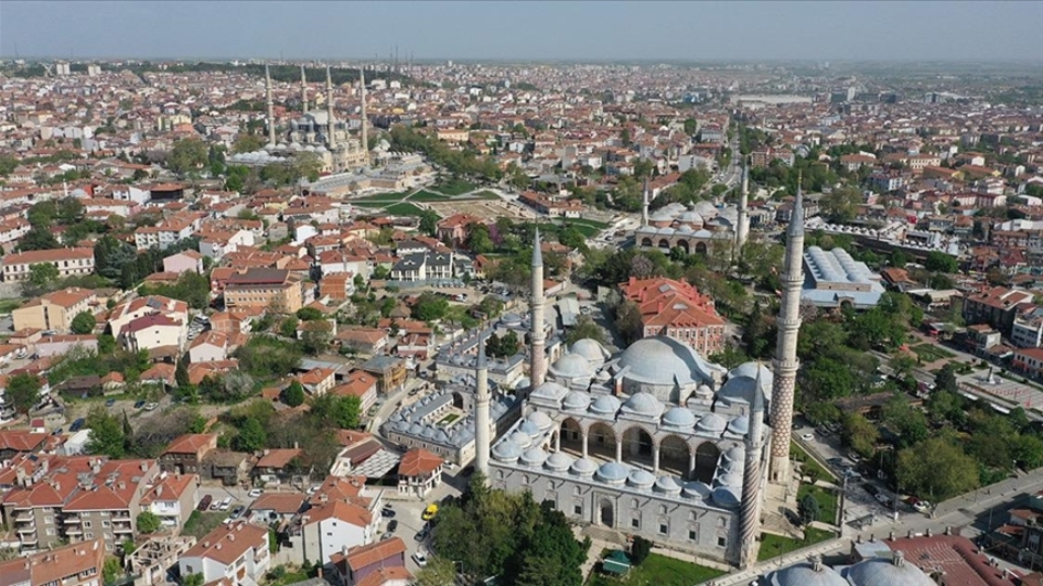 Her minaresi, farklı yapısıyla öne çıkıyor