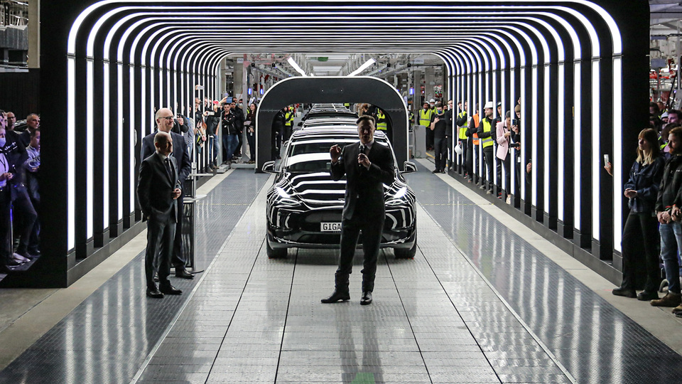 Tesla'ya Twitter darbesi