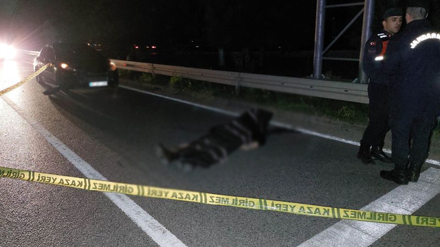 Namaza giderken otomobil çarptı, hayatını kaybetti