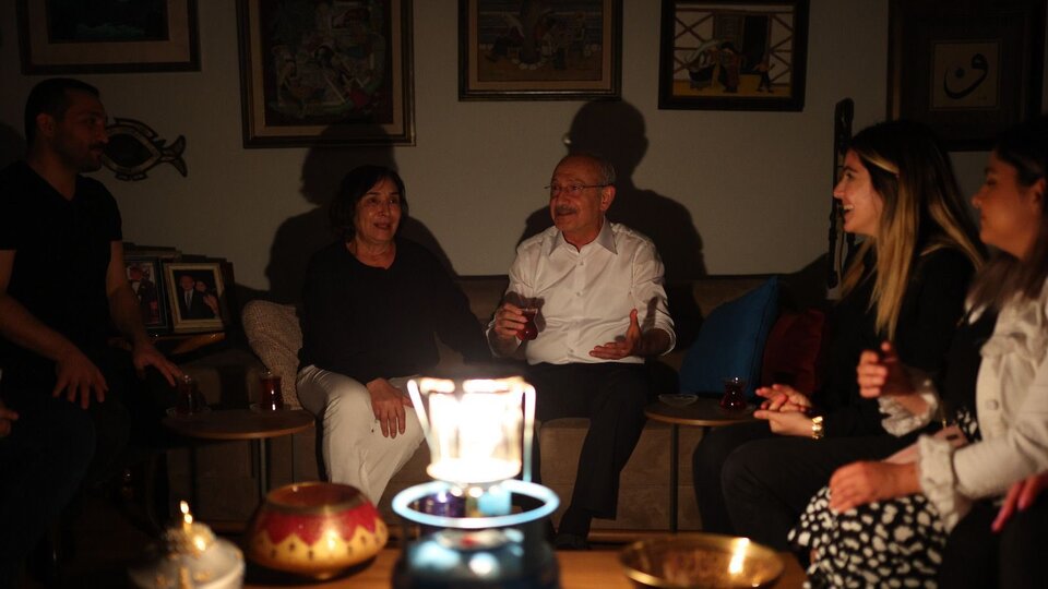 Kılıçdaroğlu gençleri evinde misafir etti