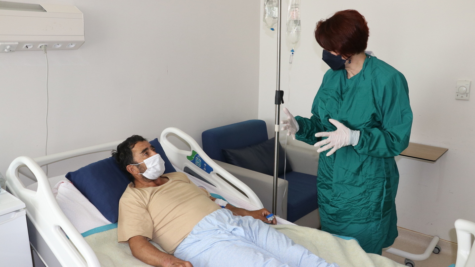 Çıplak elle sakın dokunmayın!