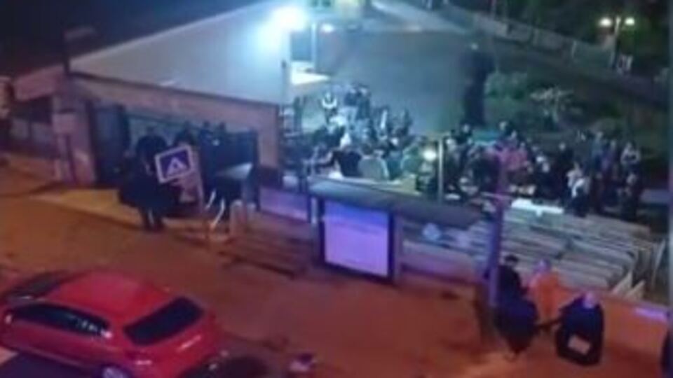 O anlar kamerada! Cenazede feci kavga!