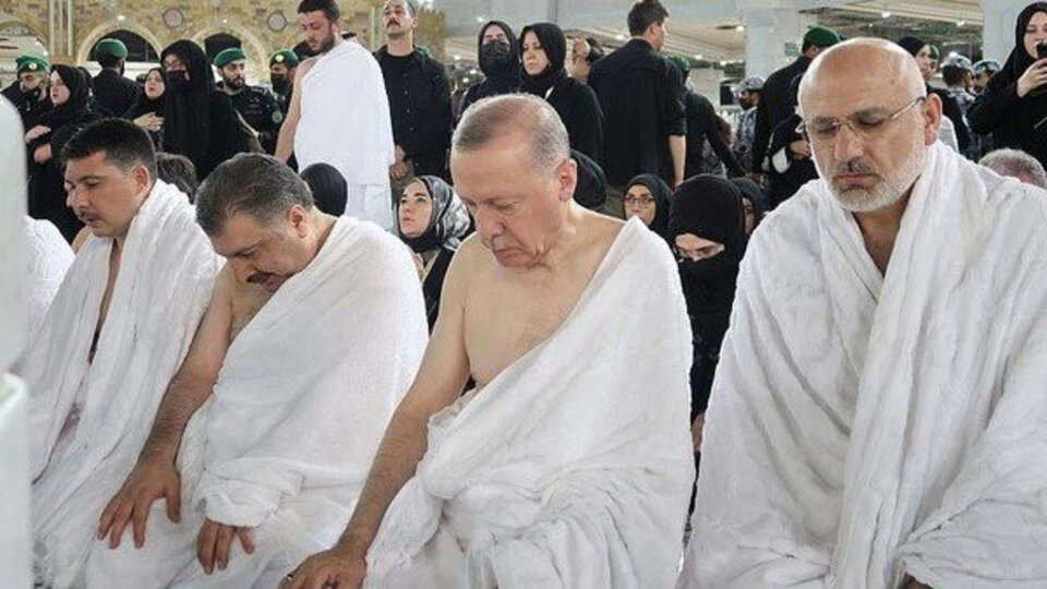 Cumhurbaşkanı Erdoğan ve bakanlar Umre yaptı
