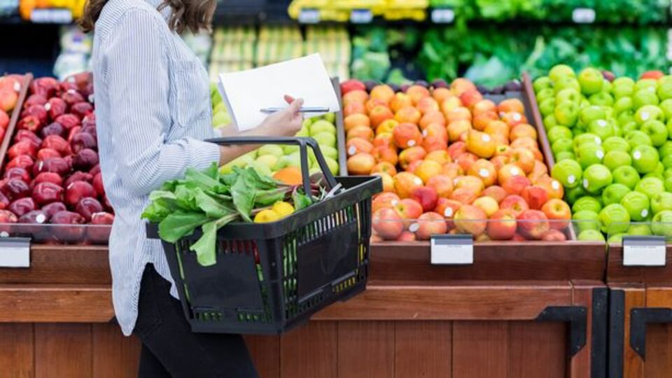 İngiliz marketler fiyatları sabitliyor
