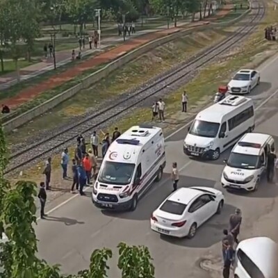 Parkta vahşet! Eski karısını 10 yerinden bıçakladı