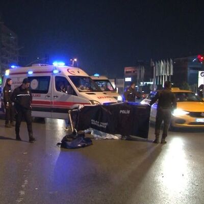 Avcılar'da otomobil 2 genç kıza çarptı: 1 ölü, 1 yaralı