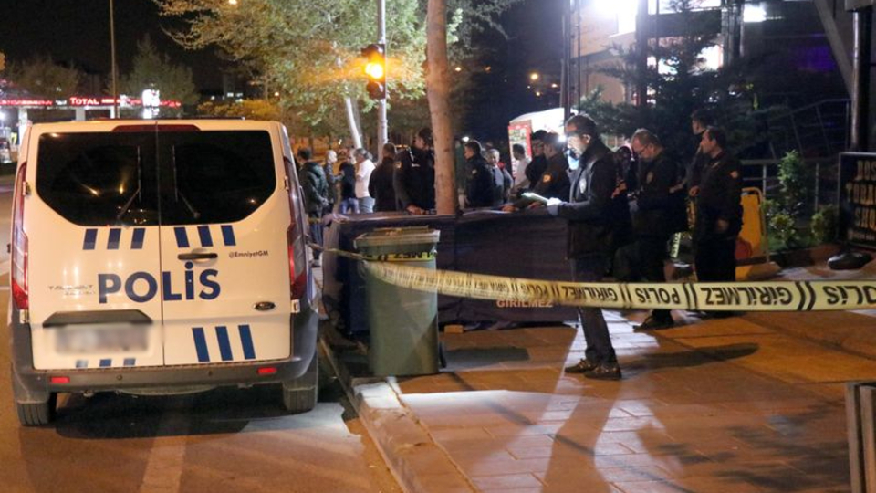 Kayseri'de 13. kattan düşen genç öldü