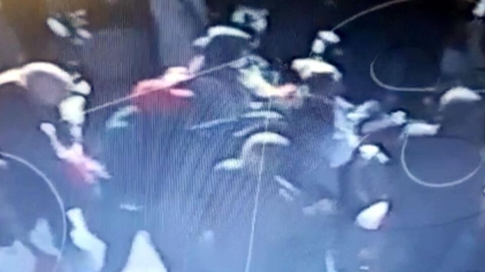 Arkasından yaklaştı! Pazarda dehşet!