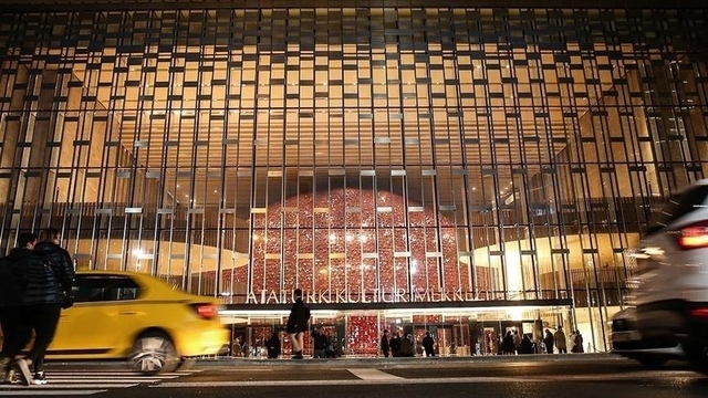 AKM heykelini arıyor