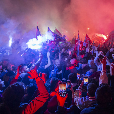 Türkiye bordo-mavi!