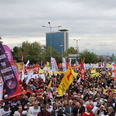 Meydanlarda 1 Mayıs coşkusu!