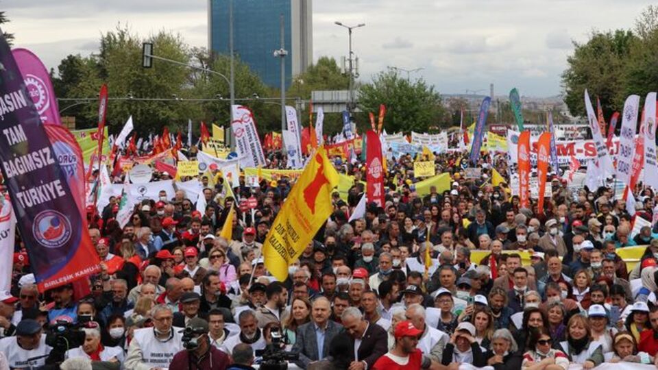 Meydanlarda 1 Mayıs coşkusu!