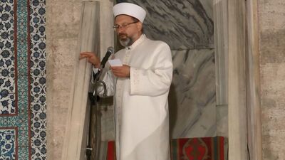 Ali Erbaş'tan İngilizce hutbe