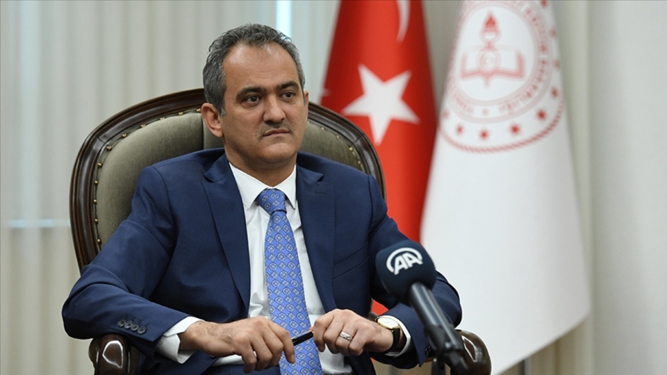 Bakan Özer, köy okullarını yaşam merkezine dönüştürecek süreci başlatacaklarını açıkladı