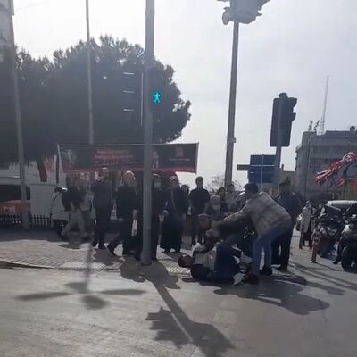 Bağcılar'da tekmeli yumruklu kavga