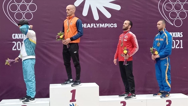 İşitme engelli karatecilerden 5 madalya