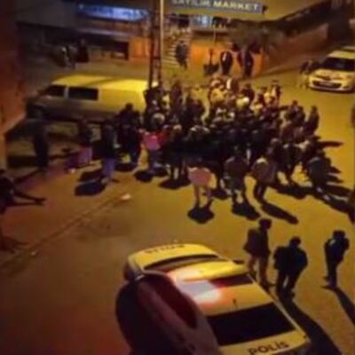 Taciz eden grubu mahalleli bıçakladı!