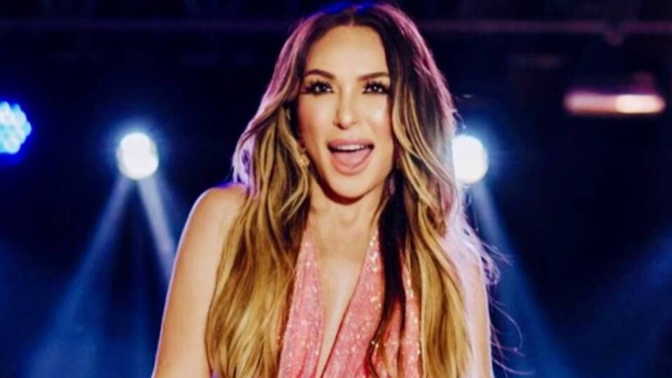 Ziynet Sali'den çifte kutlama