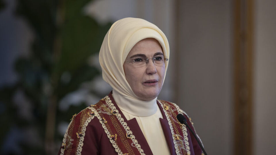 Emine Erdoğan'a videolu bayram tebriği