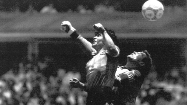 Maradona'nın 'Tanrı'nın eli' golünü attığı forma 7,1 milyon sterline satıldı