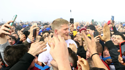 "Kramponlarımı çıkarıp aldılar"