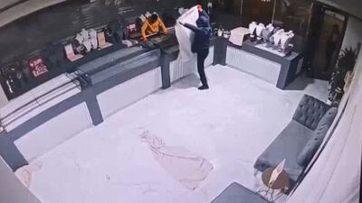 Kameraya yansıdı! Çuvalla altın çaldılar! Frekansı çözdüler!