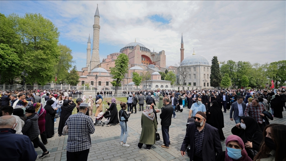 Tarihi Yarımada'da turist yoğunluğu