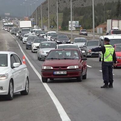 4 uyarı! 43 ilin geçiş güzergahı kilit kavşakta sıkı denetim