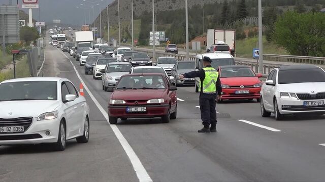 4 uyarı! 43 ilin geçiş güzergahı kilit kavşakta sıkı denetim
