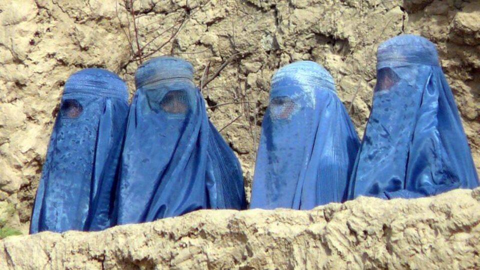 Taliban'dan Afgan kadınlara bir yasak daha